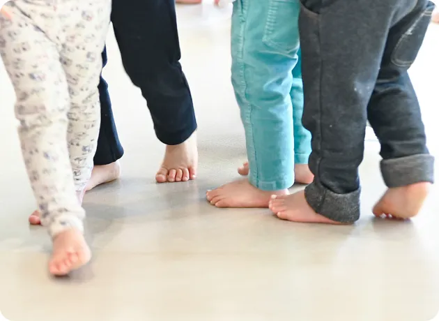 はだし保育の園児たち