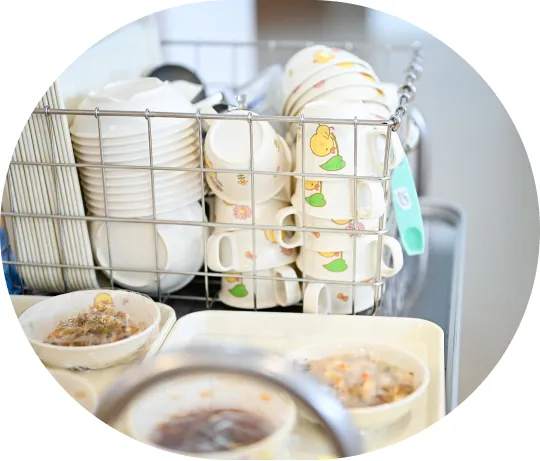 できたての温かい自園給食と手作りおやつ