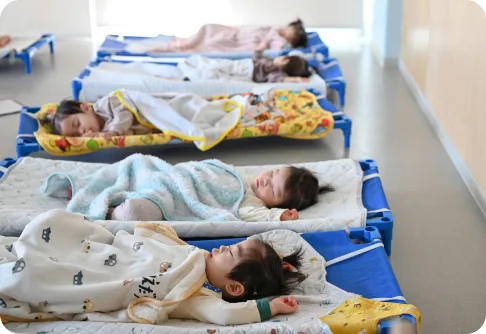 お着替え・お昼寝の様子